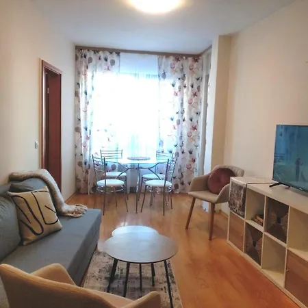 To Four+2 Predela 1 *