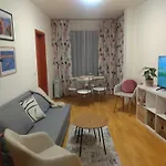 Апартаменти To Four+2 Predela 1 *