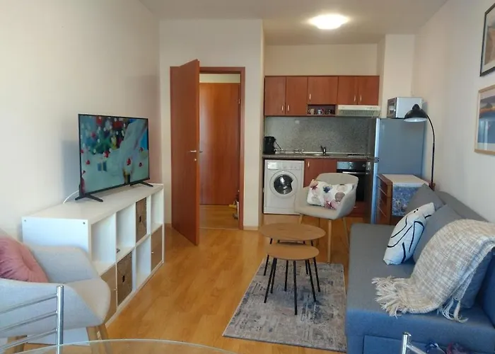 Apartman To Four+2 Predela 1